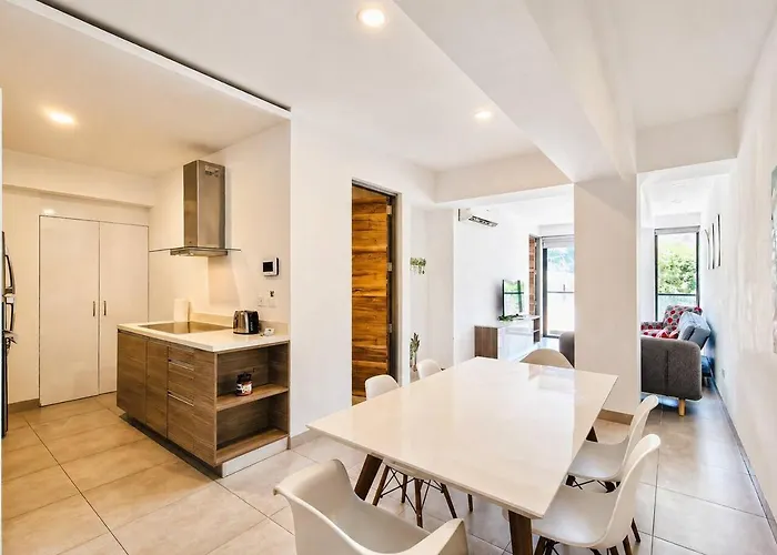 Icono 208 By Guys Riviera