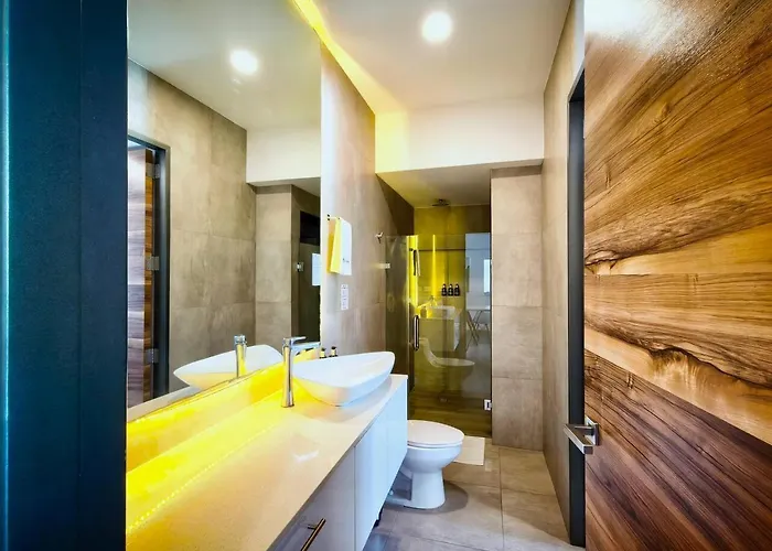 Icono 208 By Guys Riviera